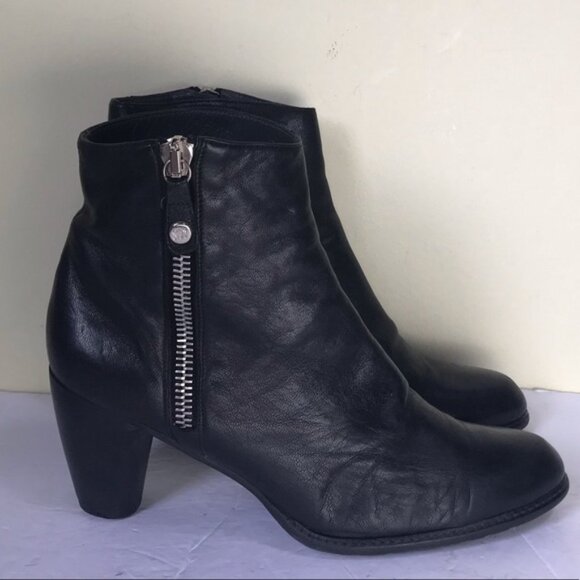 Stuart Weitzman Leather Ankle Booties Boots Side Zipper Rubber Sole Stacked Heel - Picture 1 of 15